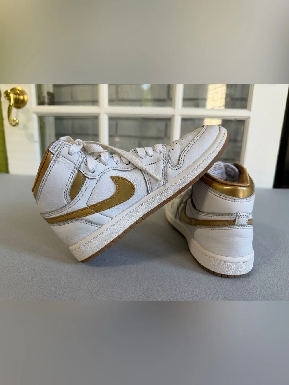 Nike Jordan 1 Retro High OG Kids Shoes 1.5Y White Metallic Gold FD2597-107